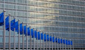 La ley farmacéutica de la UE sigue en el aire, ante la alarma de pacientes e industria