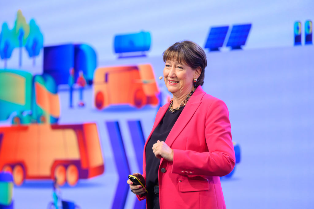 La presidenta de la Asociación Alemana de la Industria Automotriz (VDA), Hildegard Müller, en la inauguración del Salón Internacional del Automóvil (IAA), en la Feria de Hannover, el 17 de septiembre de 2024