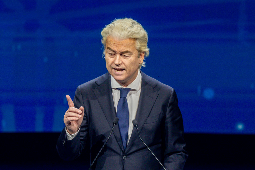 El líder del Partido por la Libertad (PVV), Geert Wilders, interviene en Madrid durante la cumbre del grupo ultra Patriotas por Europa (PfE), al cual pertenece Vox, en el Hotel Marriott Auditorium el 8 de febrero de 2025.