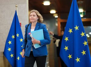 Bruselas no descarta suspender temporalmente algunas disposiciones de la Ley de Inteligencia Artificial