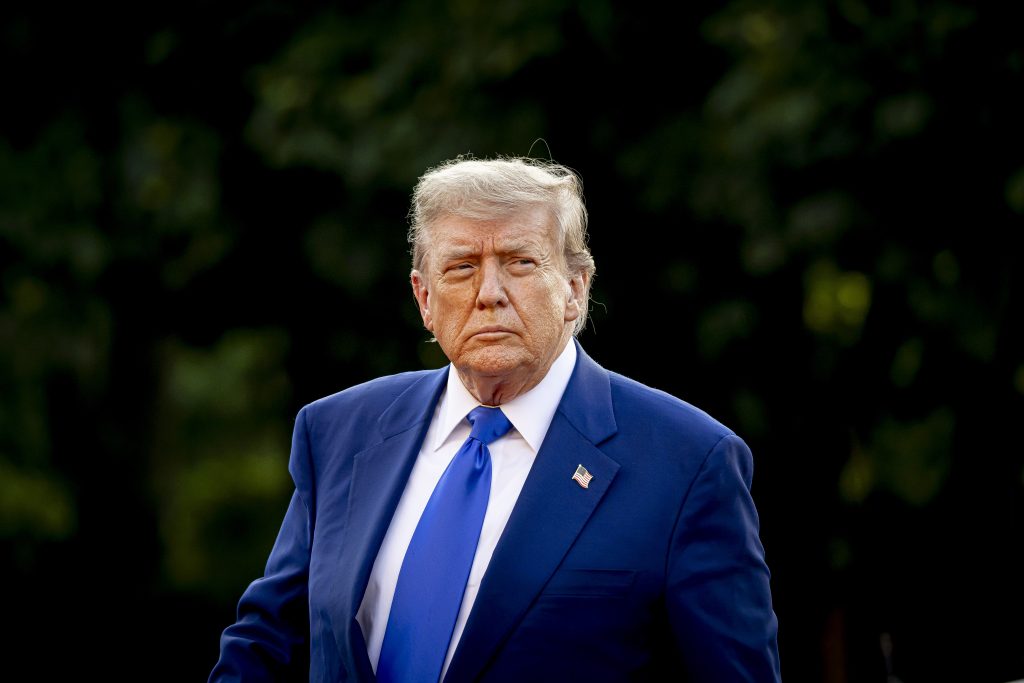 El presidente de Estados Unidos, Donald Trump, llega al Palacio Huis ten Bosch en La Haya, Países Bajos, para la cumbre de la OTAN, el 24 de junio de 2025.