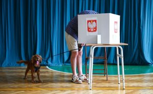Los polacos, divididos ante las denuncias de fraude electoral