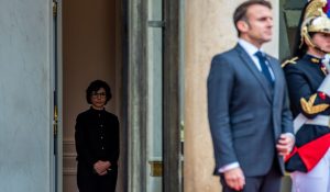 Las elecciones de París se transforman en un campo minado para Macron y la derecha francesa