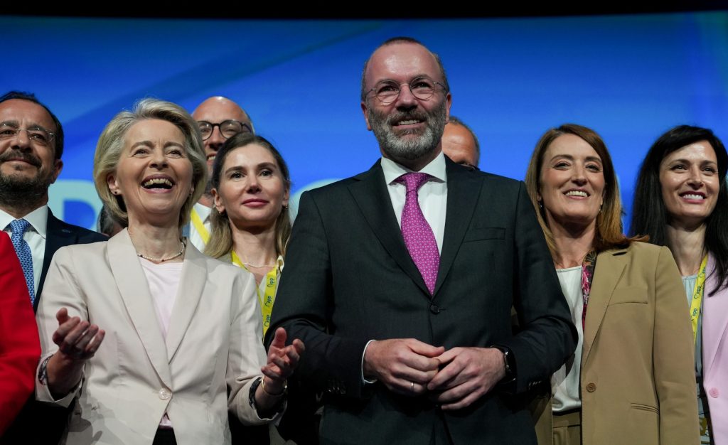 Foto de familia de lideres del PPE, encabezados por Manfred Weber.