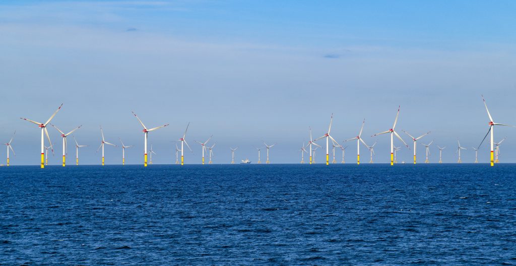 Turbinas eólicas en el mar Báltico, entre las islas de Rügen y Bornholm (Dinamarca), en una imagen de 2019.