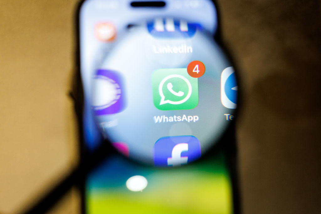 Botón de Whatsapp  en un móvil, en una imagen de diciembre de 2024.