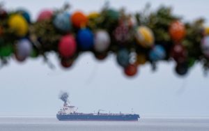La UE golpea al petróleo ruso, fuente de financiación de la guerra, con nuevas sanciones económicas