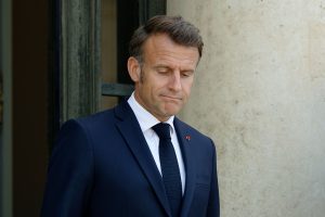Macron dice que Trump no temió "suficientemente" a la UE durante las negociaciones comerciales del domingo