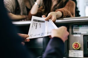 Italia insta a la UE a tomar medidas contra los precios opacos de los billetes de avión