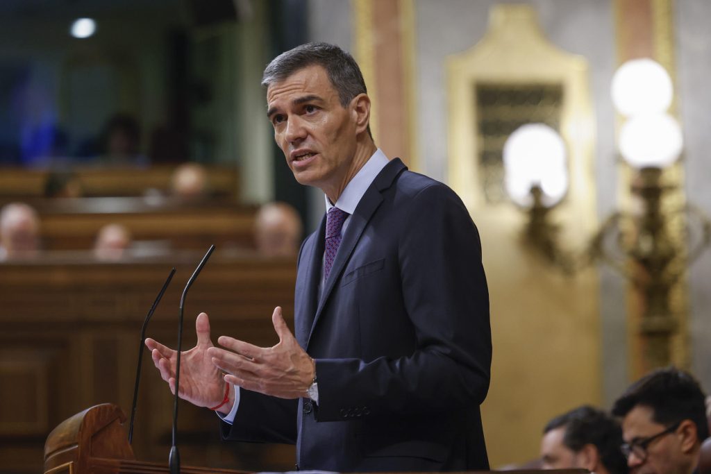 El presidente del Gobierno, Pedro Sánchez interviene en el pleno del Congreso de los Diputados el 9 de julio de 2025.