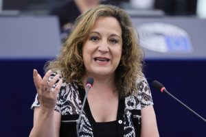 Iratxe García define a Sánchez como "referente mundial" y pide que la cumbre progresista "no se quede aquí"