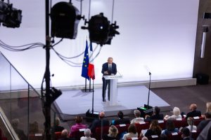 Bayrou se someterá a un voto de confianza el 8 de septiembre por la pésima situación financiera del país