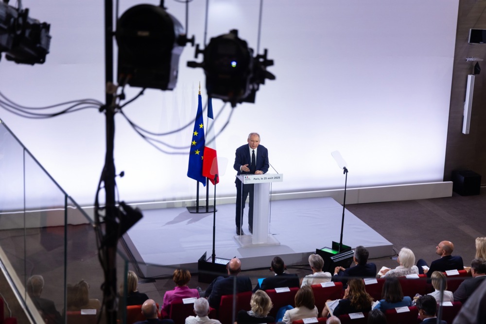 El primer ministro francés, François Bayrou, ofrece una rueda de prensa el 25 de agosto de 2025 en París para presentar el proyecto de presupuesto.
