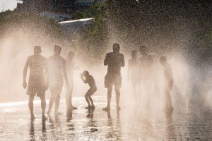Europa enfrenta múltiples dificultades para mitigar los efectos en la salud de las olas de calor, según expertos