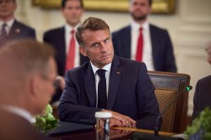 Macron carga contra Netanyahu y asegura que el antisemitismo no se debe convertir en un "arma"