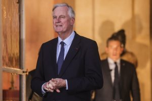 Michel Barnier encabeza la primera vuelta de las elecciones de París