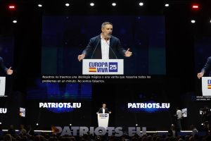 Abascal cree que la guía de pactos del PP es “un error” y una “ofensa” a Guardiola y Azcón