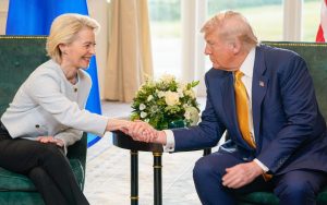 Bruselas choca con los eurodiputados por el acuerdo comercial con Estados Unidos