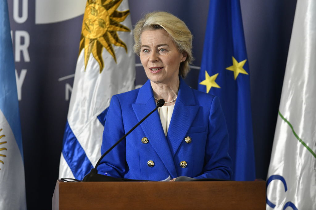 Von der Leyen en Montevideo, el 6 de diciembre de 2024.