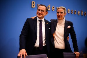 La formación ultra AfD empata con la CDU de Merz, según un sondeo de la televisión pública alemana