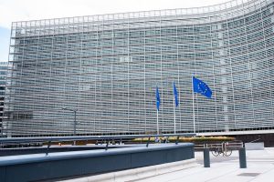 Las capitales de la UE se movilizan contra la propuesta de Bruselas de subir impuestos al tabaco