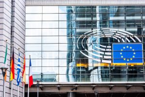 La Izquierda impulsa una moción de censura contra von der Leyen para octubre