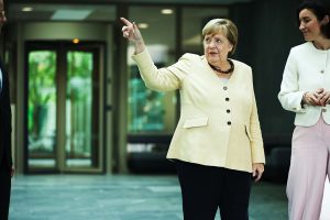 Merkel asegura que no echa nada de menos de la política alemana