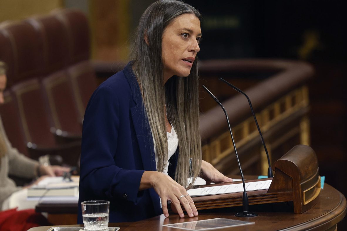 La diputada y portavoz de Junts Míriam Nogueras durante el Pleno del Congreso el 23 de septiembre de 2025.