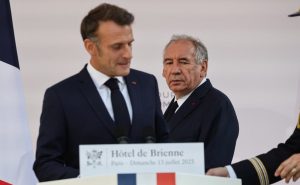 ¿Qué pasará en Francia tras la caída de Bayrou?