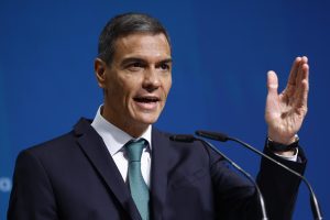 Sánchez anuncia una inversión de Aena de 12.888 millones en los aeropuertos españoles entre 2027 y 2031