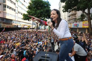 Almeida recibe hoy "con todos los honores" a María Corina Machado para entregarle la Llave de Oro de Madrid
