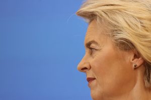 Bruselas propondrá una normativa empresarial "única" para toda la UE, según von der Leyen