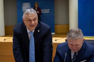 La UE sopesa aprobar más sanciones a Rusia aunque el actual paquete de medidas sigue en el aire