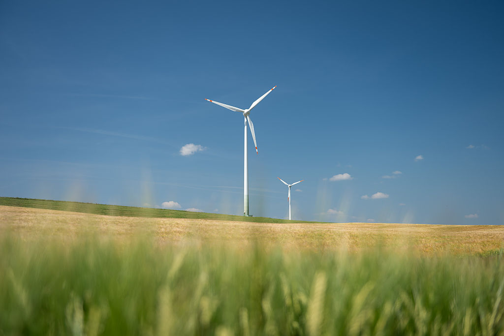 Turbinas eólicas en un campo de Rottweil, Alemania, el 19 de junio de 2025.