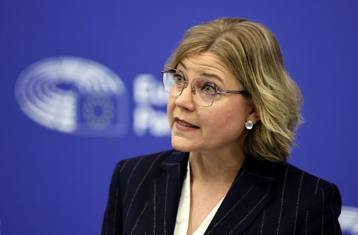 La comisaria europea Henna Virkkunen interviene en el Parlamento Europeo, en Estrasburgo, el 9 de septiembre de 2025
