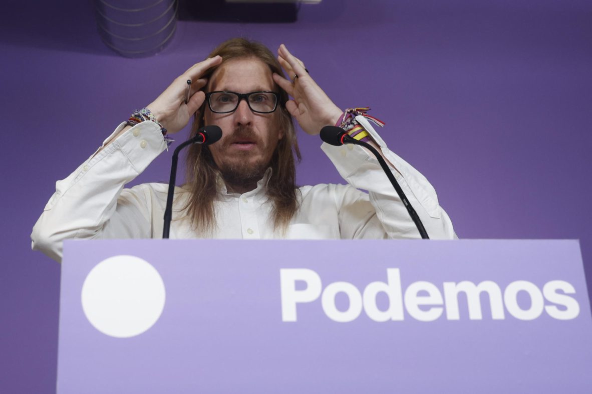 El portavoz de Podemos, Pablo Fernández, durante una rueda de prensa en la sede del partido en Madrid, el 14 de julio de 2025.