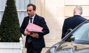 Lecornu forma su segundo gobierno en una semana para intentar sacar a Francia de su "doble crisis"