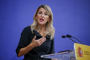 Díaz avanza que la próxima semana se podrían aprobar medidas ante la subida de la energía y combustibles, y la prohibición de despidos