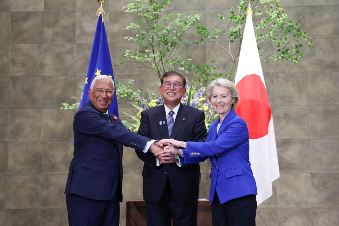 La UE mira a Japón para tejer nuevas alianzas estratégicas.