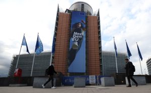 Una asesora de Bruselas sugiere acabar con los empleos "vitalicios" en la función pública europea