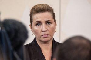Frederiksen ve amenazado su bastión en Copenhague por su postura ante la inmigración