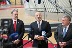 Los exportadores europeos cargan contra las exigencias normativas del polémico acuerdo comercial UE-EE.UU.