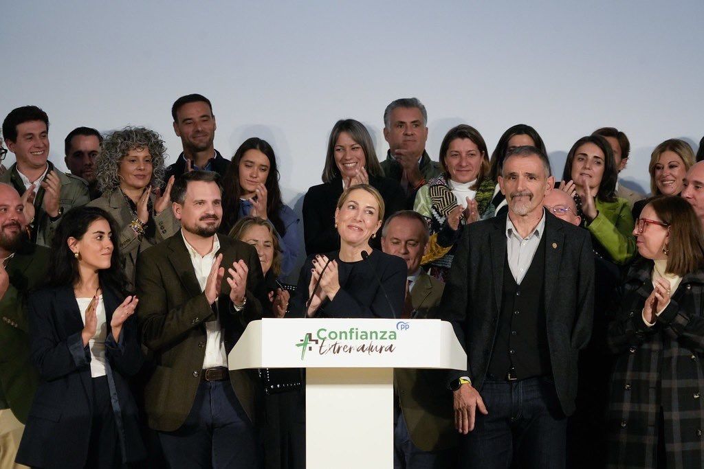 María Guardiola, en uno de los mítines de campaña.