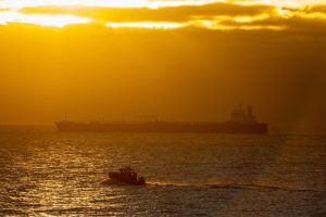 La UE reinterpretará la legislación marítima para hacer frente a la flota fantasma rusa