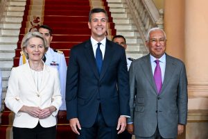 La UE y Mercosur sellan un histórico acuerdo comercial tras 25 años de negociaciones, y España no ve motivos de inquietud para los agricultores