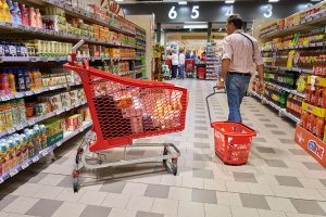 El Parlamento aprueba normas más estrictas para la cadena alimentaria ante el aumento de los precios