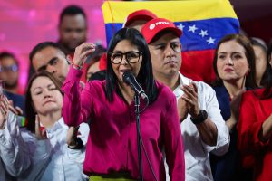 Los venezolanos exiliados advierten a la UE contra el levantamiento de las sanciones a Delcy Rodríguez