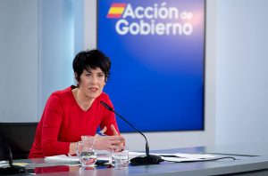 ENTREVISTA: La regularización de inmigrantes está «completamente politizada», afirma la ministra Saiz