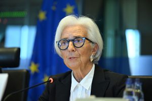 "Somos nuestros peores enemigos", advierte Lagarde sobre la división en la UE