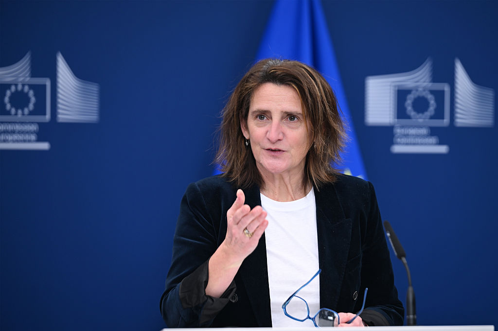 Bruselas tiene la mirada puesta en «toda la IA», afirma Teresa Ribera